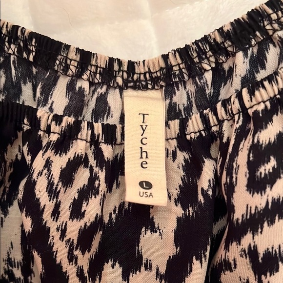 Black and Cream Patterned Women's Romper - Picture 2 of 3